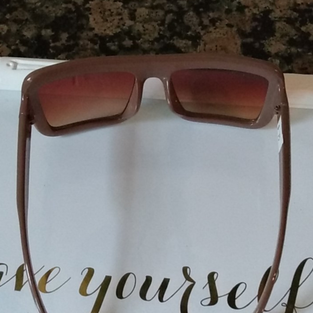 Sunglasses - Picture 3 of 7